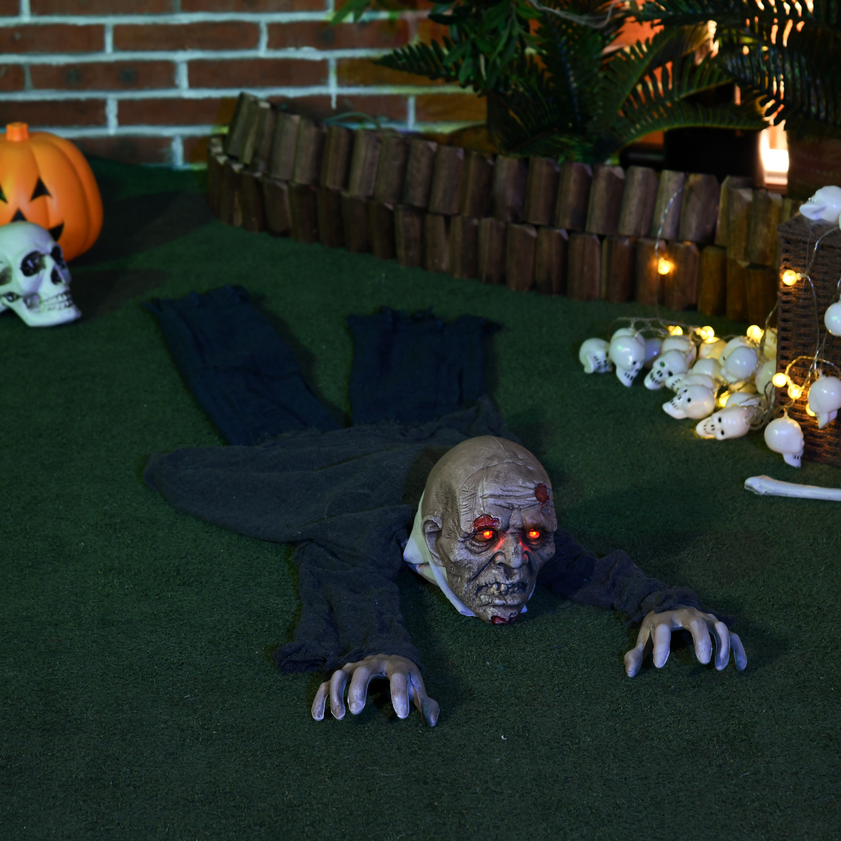 HOMCOM 5.2ft Halloween Outdoor Decoration Crawling Zombie, Sound Activated – product image 2