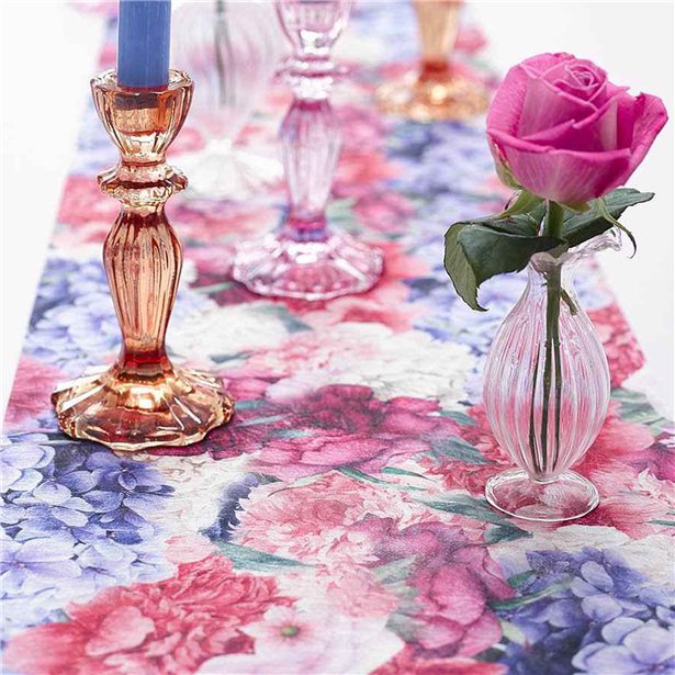 Truly Scrumptious Table Runner – product image 3