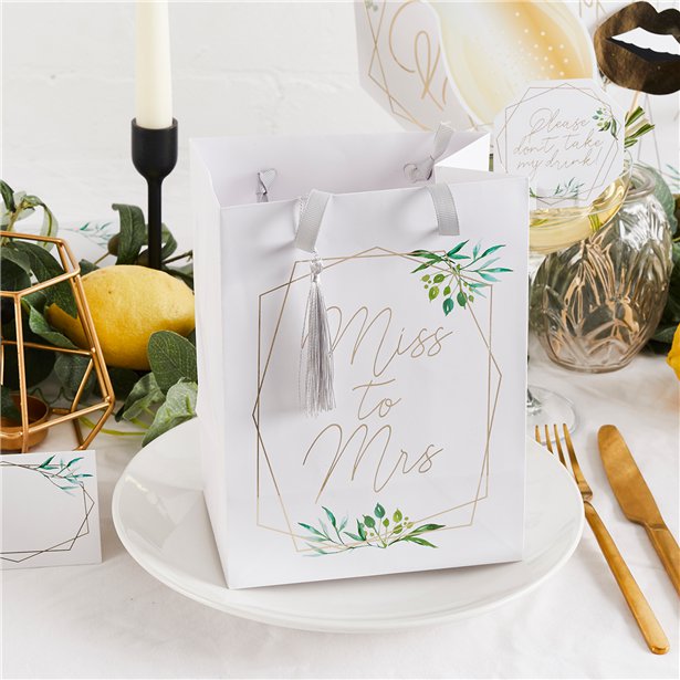 Botanical Hen Miss To Mrs Paper Party Bags (5pk)
