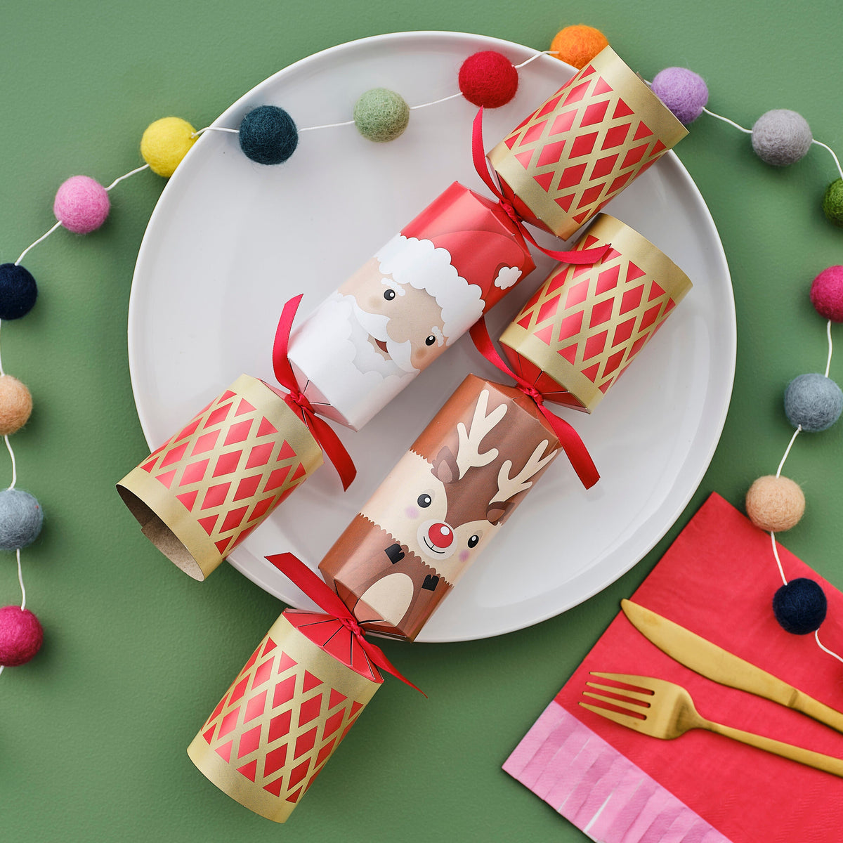Santa & Reindeer Christmas Crackers